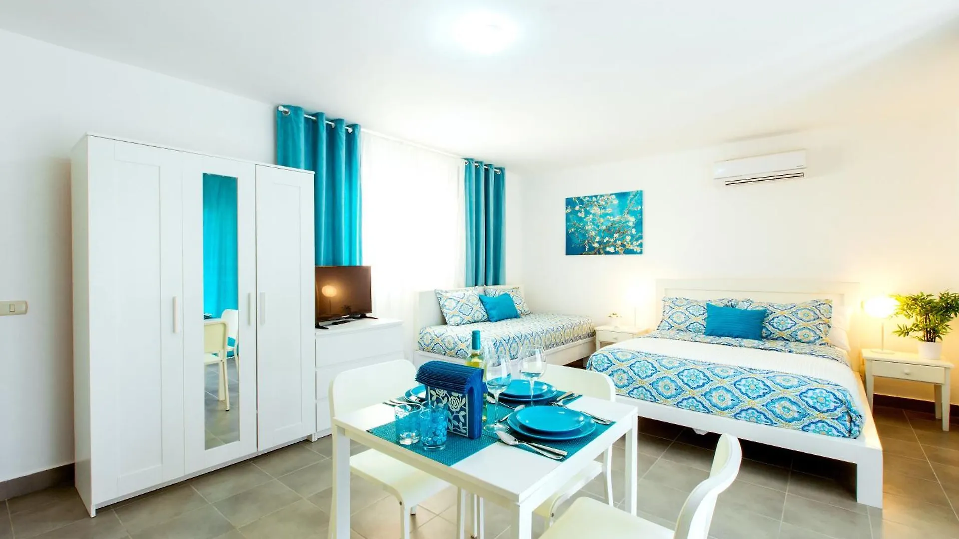 Hotel apartamentowy Sunny Studios Deluxe Playa Los Corales - Wifi, Beach, Pool Punta Cana